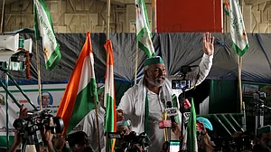 आकार पटेल का लेख: ठंडे बस्ते में तो जा चुके हैं कृषि कानून, बस '56 इंच सीने' की मजबूती दिखाने के लिए नहीं ले रही सरकार वापस