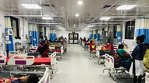 बिहार में वायरल बुखार बना जानलेवा! NMCH में तीन बच्चों की मौत, ये जिले सबसे ज्यादा प्रभावित