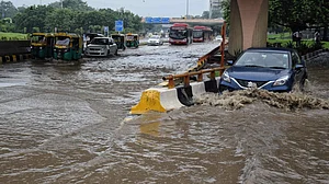 दिल्ली में इस साल हुई बंपर बारिश, टूट गया पिछले 121 साल का रिकॉर्ड