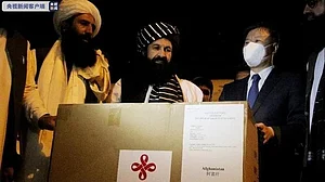 दुनिया की 5 बड़ी खबरें: अफगानिस्तान पहुंची चीनी मानवीय सहायता आपूर्तियों की पहली खेप और थाईलैंड में आंधी-तूफान से आई बाढ़