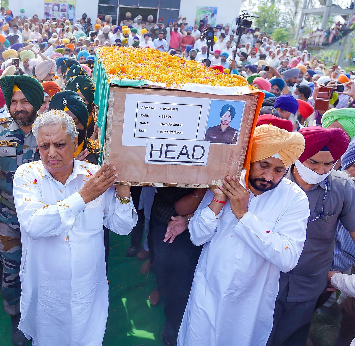बड़ी खबर LIVE: रोमांचक मुकाबले में दिल्ली को हराकर फाइनल में पहुंचा कोलकाता, चेन्नई से 15 अक्टूबर को भीड़ंत