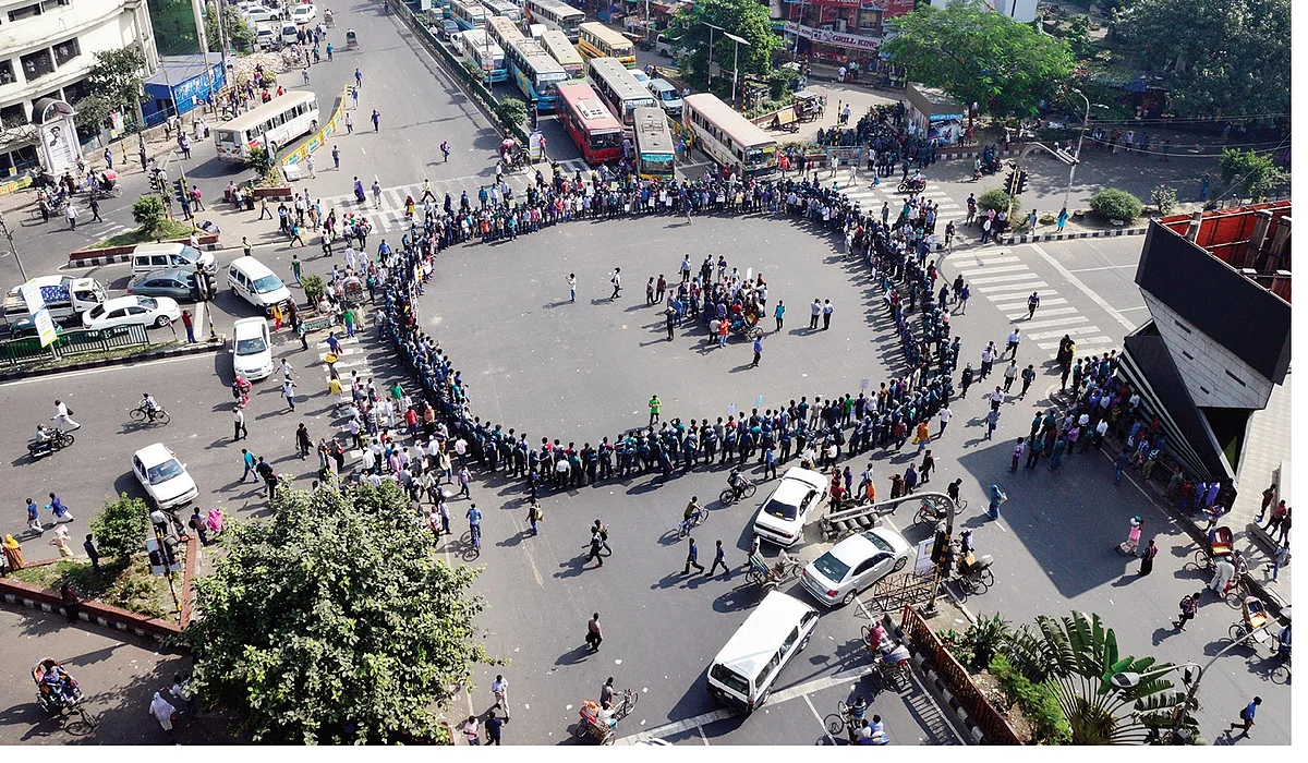 बीजेपी नेताओं के लिए आइना है बांग्लादेश में हुई सांप्रदायिक हिंसा के खिलाफ एकजुट हुआ वहां का बहुसंख्यक समुदाय
