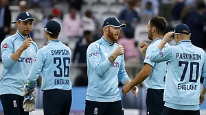 खेल की 5 बड़ी खबरें: ENG के इस धुरंधर ने किया क्रिकेट में वापसी का ऐलान और भुवनेश्वर-शमी की गेंदबाजी पर उठे सवाल!