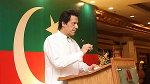 दुनिया की 5 बड़ी खबरें: पाक पीएम इमरान खान की मुश्किलें बढ़ीं और इराक में आत्मघाती कार बम विस्फोट विफल