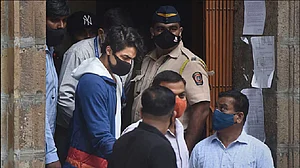 जेल में ही कटेगी आर्यन खान की आज की रात, नहीं आया जमानत पर फैसला, बॉम्बे हाईकोर्ट में कल फिर होगी सुनवाई