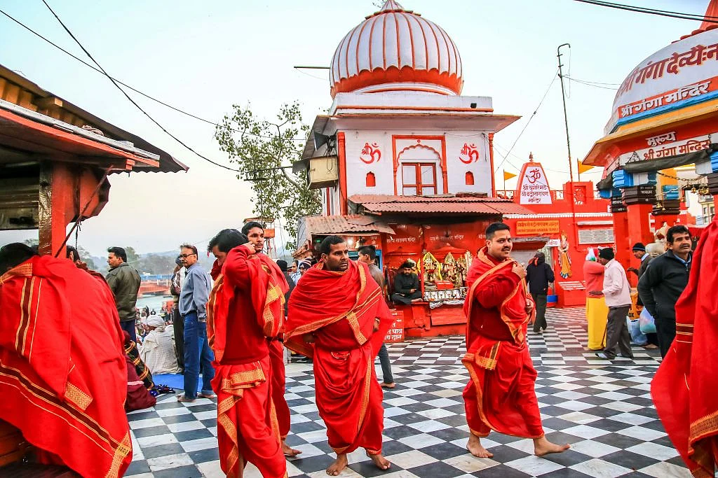 उत्तराखंड: सांप्रदायिक ध्रुवीकरण के बहाने नाकामियों पर परदा डालने की कोशिश, सभी जिलों में गैर-हिंदू आबादी का सर्वे