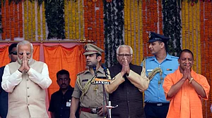 बिना मेहनत के मिली प्रचंड बहुमत की सरकार भी कायदे से नहीं चला पाए महाराज, तो इसे क्यों न कहें 'जंगलराज' !