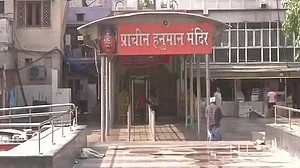 कोरोना के बीच दिल्ली में भक्तों के लिए खुले धार्मिक स्थल, सख्ती से करना होगा गाइडलाइंस का पालन