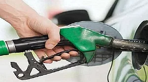 देश में लगातार चौथे दिन बढ़े पेट्रोल-डीजल के दाम, जानें नई कीमत