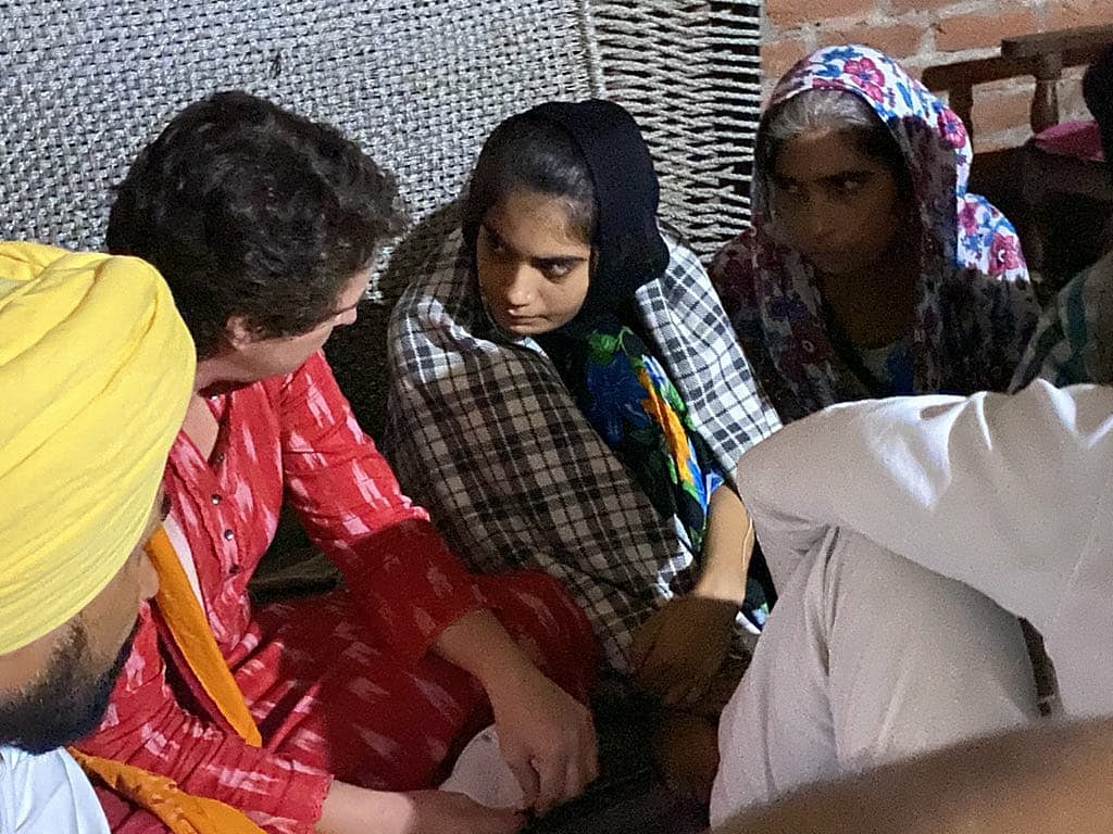 बड़ी खबर LIVE: लखीमपुर पहुंचे राहुल-प्रियंका ने शहीद किसान के परिवार को लगाया गले, कहा- न्याय मिलने तक सत्याग्रह चलेगा