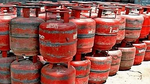 राजस्थान में इस दिन से 450 रुपये में मिलेगा LPG सिलेंडर, जानें कौन उठा सकता है इस योजना का लाभ?