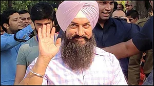 सिनेजीवन: आमिर खान का बड़ा ऐलान, बैसाखी पर रिलीज होगी 'लाल सिंह चड्ढा' और रकुलप्रीत सिंह की बिल्डिंग में लगी आग