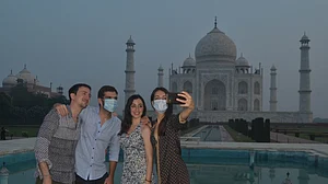 भारत में विदेशी पर्यटकों के आने के रास्ते खुले, कोविड के मामले घटने पर भारत सरकार ने  दी अनुमति