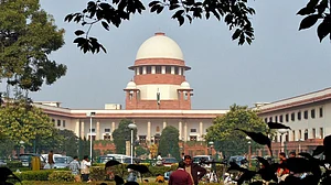 प्रदूषण को रोकने के लिए लगेगा लॉकडाउन? सुप्रीम कोर्ट ने केंद्र को फटकारा, 2 दिन में हालात ठीक करने के आदेश