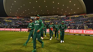 टी 20 वर्ल्ड कप: लगातार चौथा मैच जीत सेमीफाइनल में पहुंचने वाली पहली टीम बनी पाकिस्तान, नामीबिया को 45 रन से हराया