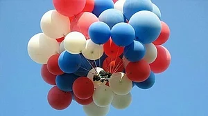 उत्तर प्रदेश के फतेहपुर में हादसा, गैस के गुब्बारों में विस्फोट होने से 4 स्कूली बच्चे झुलसे, अस्पताल में भर्ती