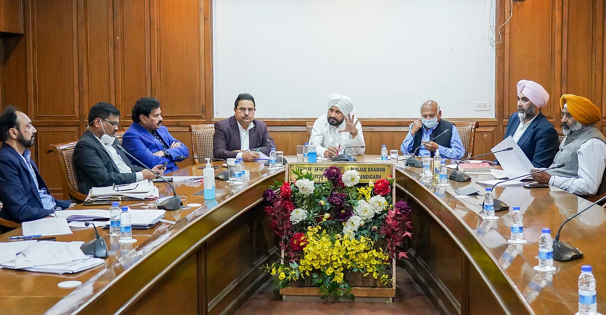 पंजाब में शिक्षा विभाग में खाली 10 हजार पद भरे जाएंगे, 2000 पीटी टीचर की भी होगी भर्ती, सीएम चन्नी का निर्देश