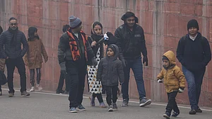 Weather Alert: दिल्ली की सर्दी से सावधान!ठंडे दिन होने वाले हैं शुरू, जानें मौसम का हाल