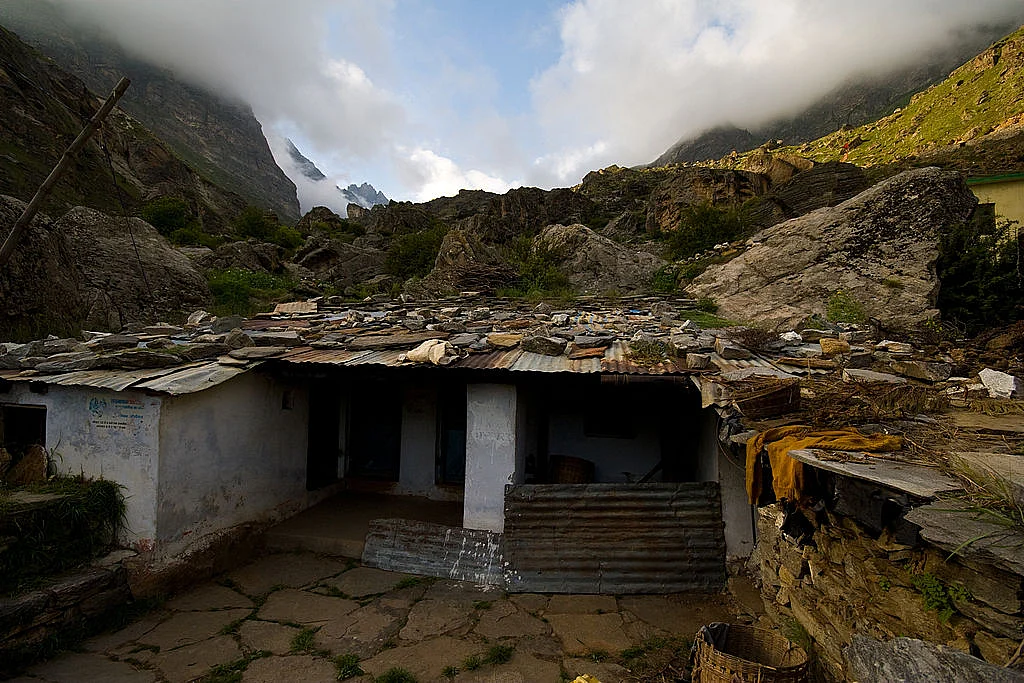 उत्तराखंड : न खेती, न रोज़गार और कान बंद करके बैठी है बीजेपी सरकार, ऐसे में पलायन न हो तो कैसे चले घरबार