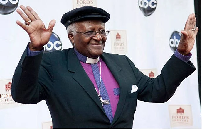 डेसमंड टूटूः एक योद्धा संत का अंत, जिसने अंतिम सांस तक गांधी की तरह न संयम छोड़ा, न सत्य से डिगा