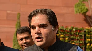 वरुण गांधी ने आर्थिक नीति पर मोदी सरकार को घेरा, छोटे कारोबारियों को बर्बाद करने का लगाया आरोप