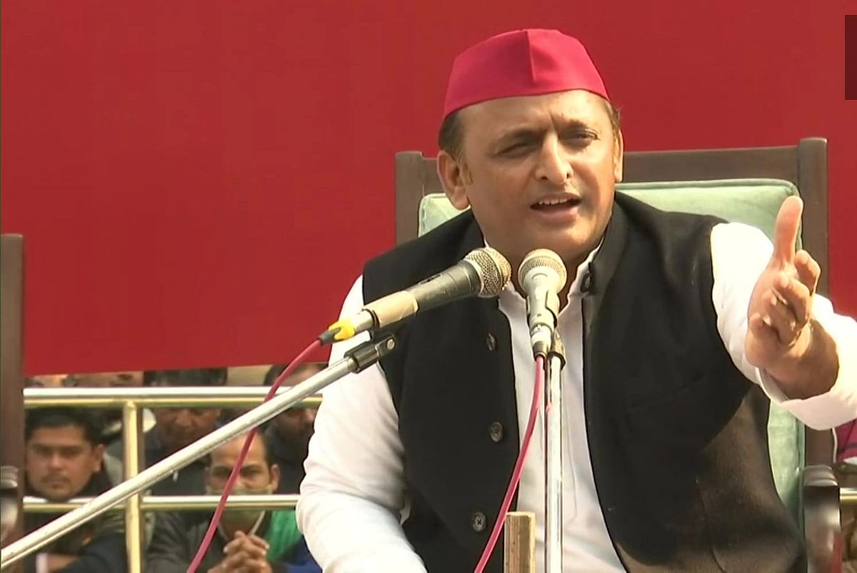 छापेमारी को अखिलेश ने बताया BJP की खीझ, कहा- नफरत की दुर्गंध फैलाने वाले लोग, सौहार्द की सुगंध को कैसे पसंद करेंगे