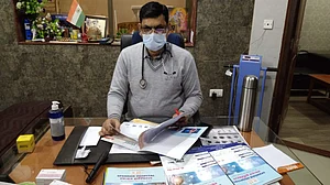 सेहत: पथरी का दर्द होता है असहनीय, डॉक्टर से जानें इसके लक्षण, इलाज और उपचार