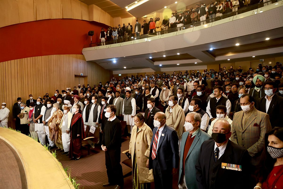 इतिहास ही नहीं भूगोल भी बदल दिया था इंदिरा गांधी की नेतृत्व कुशलता से जीते गए बांग्लादेश मुक्ति युद्ध ने: सोनिया गांधी