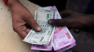 महंगाई की मार: मोबाइल रिचार्ज, गैस, माचिस से लेकर क्रेडिट कार्ड से शॉपिंग करना भी हुआ महंगा, जानें- और क्या हुए बदलाव?
