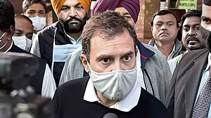 मंत्री अजय मिश्रा के इस्तीफा को लेकर विपक्ष का विरोध मार्च, राहुल बोले- किसानों को मारने वाले को बचा रही सरकार