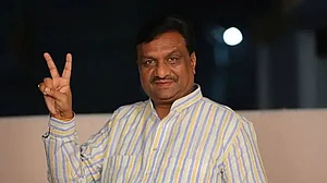 यूपी चुनाव से पहले भाजपा में भूचाल, मंत्री धर्म सिंह सैनी समेत कई विधायकों ने दिया पार्टी से इस्तीफा