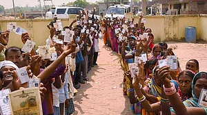 यूपी चुनाव से पहले प्रदेश में 52 लाख से ज्यादा नए वोटर जुड़े, 21 लाख नाम हटाए गए, आयोग ने जारी की सूची