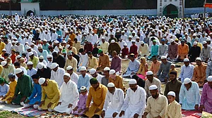 यूपी चुनाव: मुसलमानों की बेबसी का फायदा उठाती हैं सभी पार्टियां, लेकिन उनके मुद्दे उठाने में रहता है परहेज़