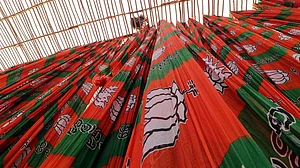 पश्चिमी यूपी में BJP के सामने गढ़ बचाने की चुनौती, किसान आंदोलन का दिख रहा असर, विपक्ष की जमीन हुई मजबूत