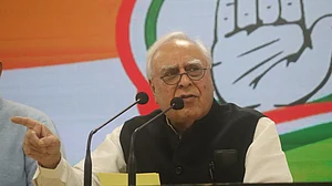 गोरक्षकों ने पशु तस्कर समझकर ली छात्र की जान, सिब्बल ने पूछा- क्या उपराष्ट्रपति, प्रधानमंत्री इस घटना पर कुछ बोलेंगे?