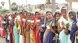 बिहारः अब बैठकों में नहीं शामिल हो पाएंगे मुखिया पति, जनप्रतिनिधियों के अपनी जगह किसी और को भेजने पर लगी रोक
