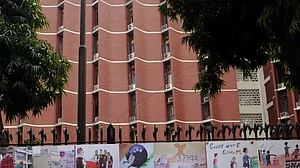 यूपी चुनाव का घमासान: चुनाव आयोग ने BJP विधायक पर अभद्र भाषा के लिए 24 घंटे का प्रतिबंध लगाया