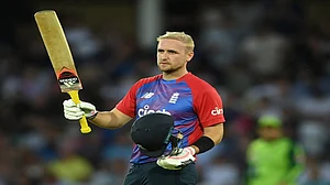 IPL 2022 Auction: सबसे ज्यादा कमाई करने वाले विदेशी खिलाड़ी बने लिविंगस्टोन, जानें किसने कितने करोड़ में खरीदा?