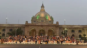 उत्तर प्रदेश चुनाव: राजधानी लखनऊ में बीजेपी की राह मुश्किल, मंत्री का टिकट काटने से भी नहीं बन पा रही बात