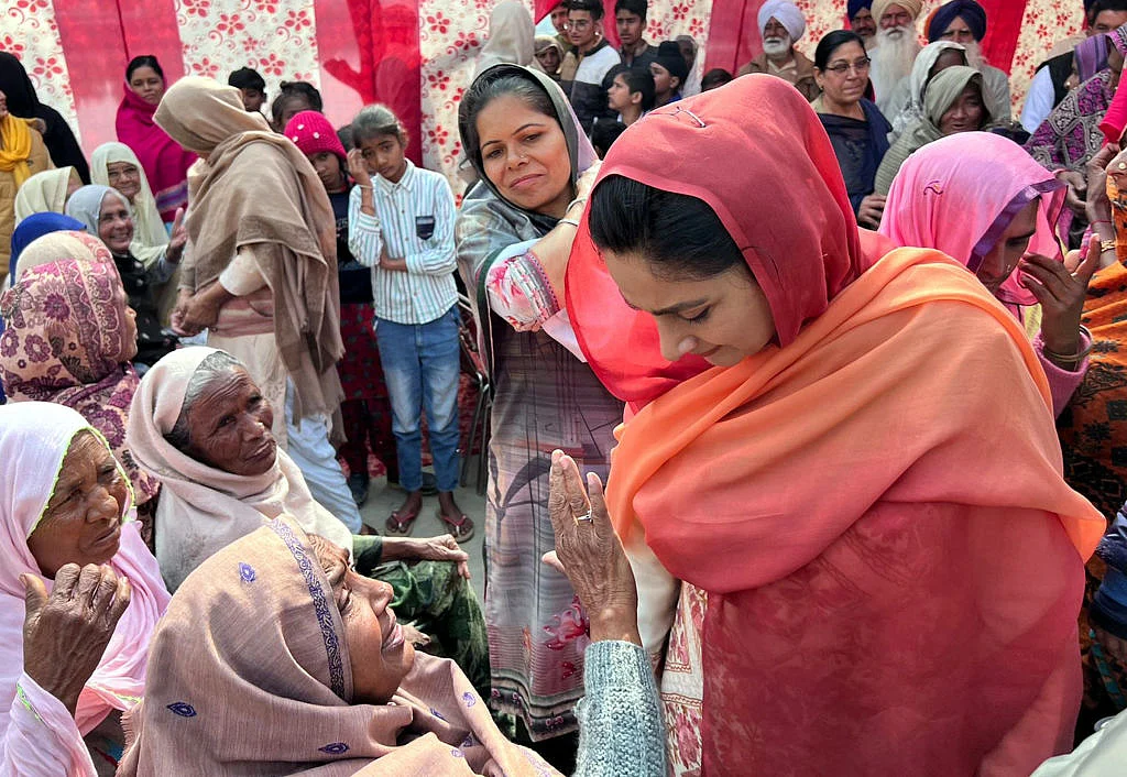 पंजाब चुनाव: लोगों के सवालों से नेताओं के छूट रहे पसीने, कृषि कानूनों पर बीजेपी-अकाली के पास नहीं है जवाब