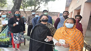 UP Election Phase 6 Voting: यूपी में छठे चरण की वोटिंग जारी, अब तक इतना प्रतिशत मतदान