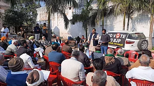 किसान मोर्चा ने घर-घर जाकर शुरु किया 'नो वोट टू बीजेपी' अभियान, कहा- किसान विरोधी बीजेपी को सिखाएं सबक