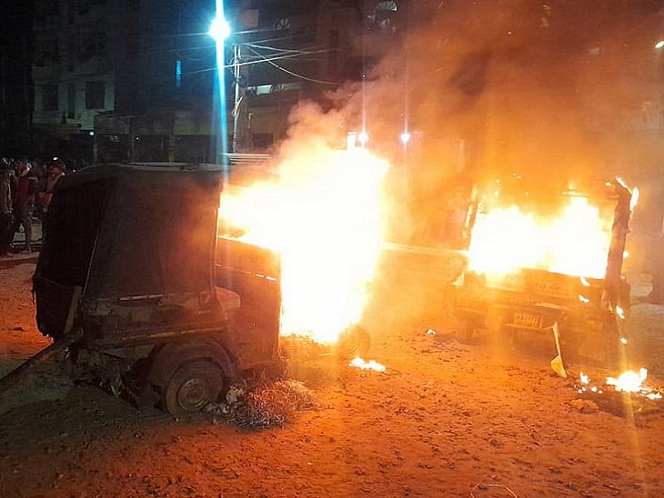 पटना में हॉस्टल की छत से नाबालिग बहनों के नीचे फेंका, एक की मौत, दूसरी गंभीर, गुस्साए लोगों ने गाड़ियों में आग लगाई