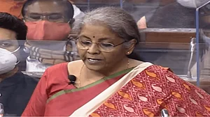 निर्मला सीतारमण पर विपक्ष की तीखी टिप्पणी, प्रियंका गांधी का कटाक्ष, ‘पता नहीं किस दुनिया में रहती हैं वित्त मंत्री’