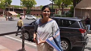 यूपी का चुनावी घमासान: अनुप्रिया पटेल ने मां के खिलाफ उम्मीदवार उतारने से किया इनकार, अपना दल ने जताया आभार