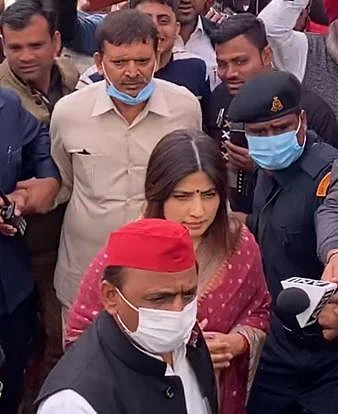 उत्तर प्रदेश में तीसरे चरण का चुनाव संपन्न, 59 सीटों पर शाम 5 बजे तक 57.44 फीसदी मतदान