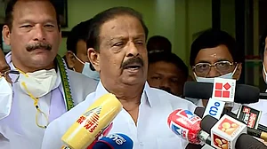 देश में बढ़ती सांप्रदायिकता पर कांग्रेस सांसद को सवाल पूछने की अनुमति नहीं, लोकसभा अध्यक्ष ने कारण भी नहीं बताया
