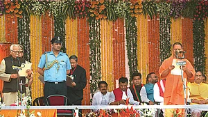 योगी आदित्यनाथ 25 मार्च को लेंगे सीएम पद की शपथ, मंत्रिमंडल में महिलाओं और युवाओं को मिलेगी खास तवज्जो!