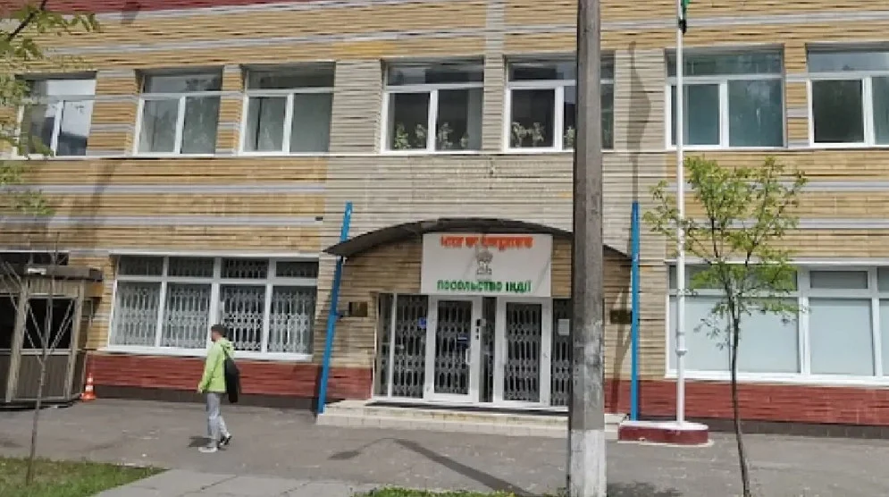 यूक्रेन में फंसे भारतीयों की सुध लेने वाला कोई था ही नहीं, कीव में दूतावास बंद हो चुका था और अधिकारी नदारद थे