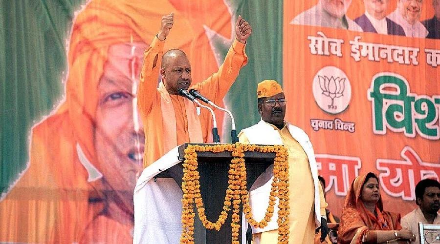 यूपी में सामाजिक न्याय बनाम हिंदुत्व की लड़ाई में आगे निकला भगवा, महंगाई, बेरोजगारी, छुट्टा मवेशी के मुद्दे हवा हुए